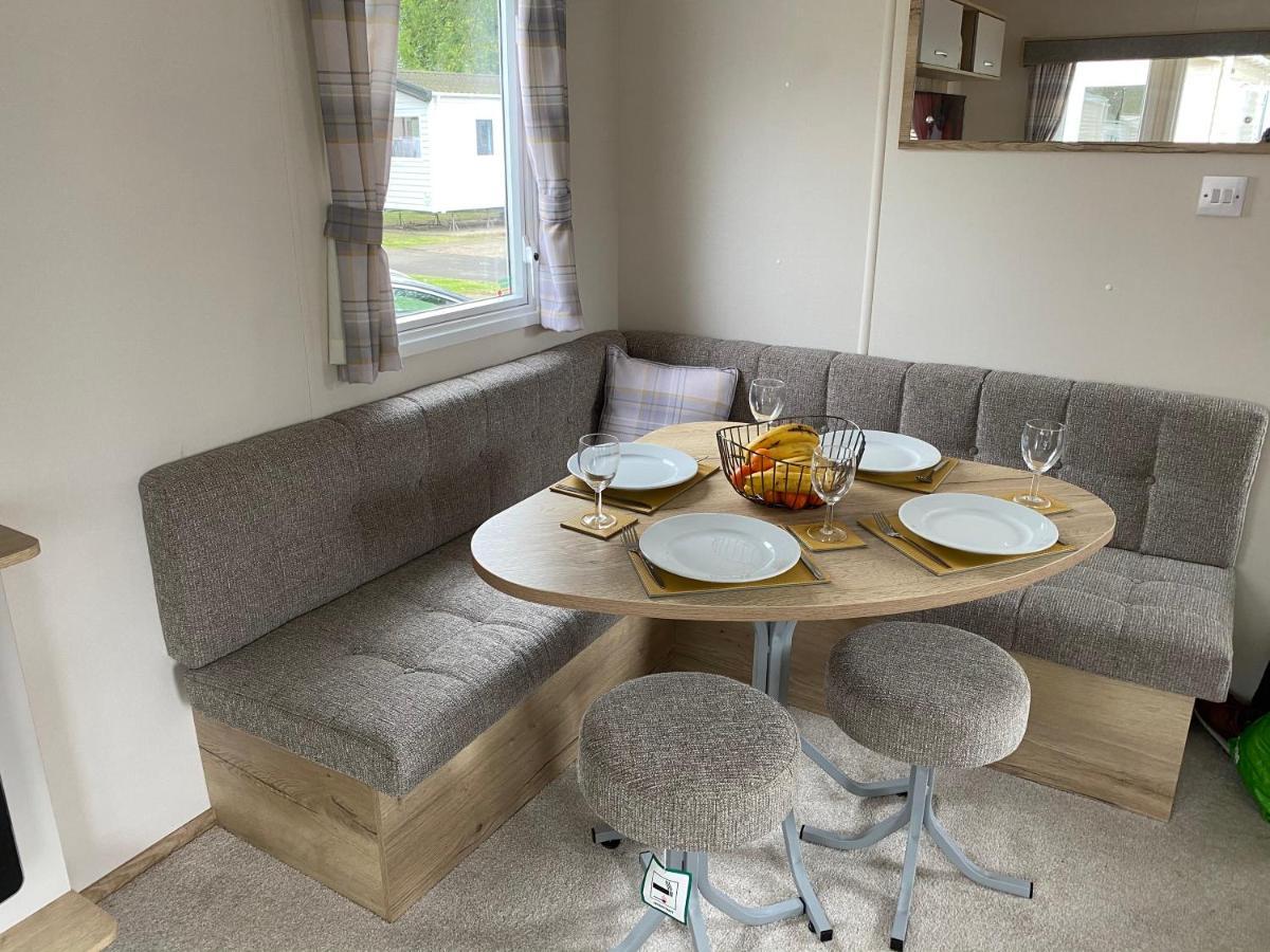 Haggerston Castle 6 Berth Caravan - Riverside 37 Cheswick  Экстерьер фото